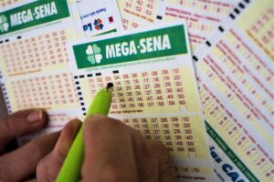 Sorteio da Mega-Sena pode pagar até R$ 10 milhões nesta terça-feira (28)