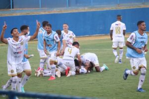 Aparecidense vence Caldense com gol nos acréscimos e avança de fase