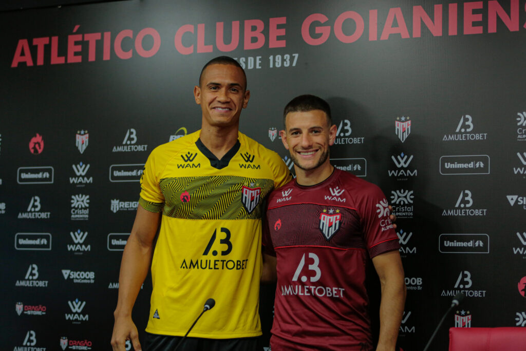 Renan e Leandro Barcia são apresentados pelo Dragão