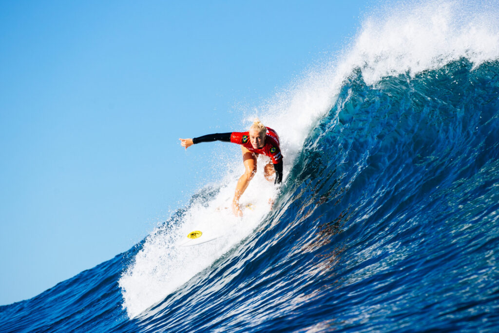 Tatiana Weston-Webb é eliminada nas oitavas do Billabong Pro Pipeline