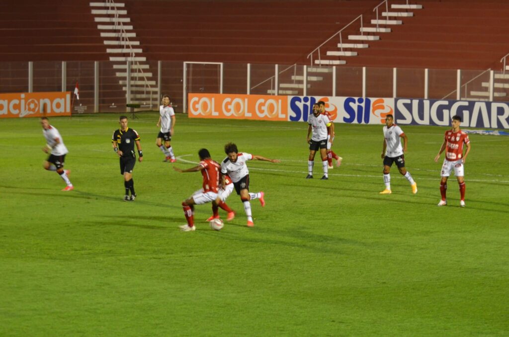 Vila Nova empata sem gols com o Vitória e segue sem vencer jogando em seu estádio