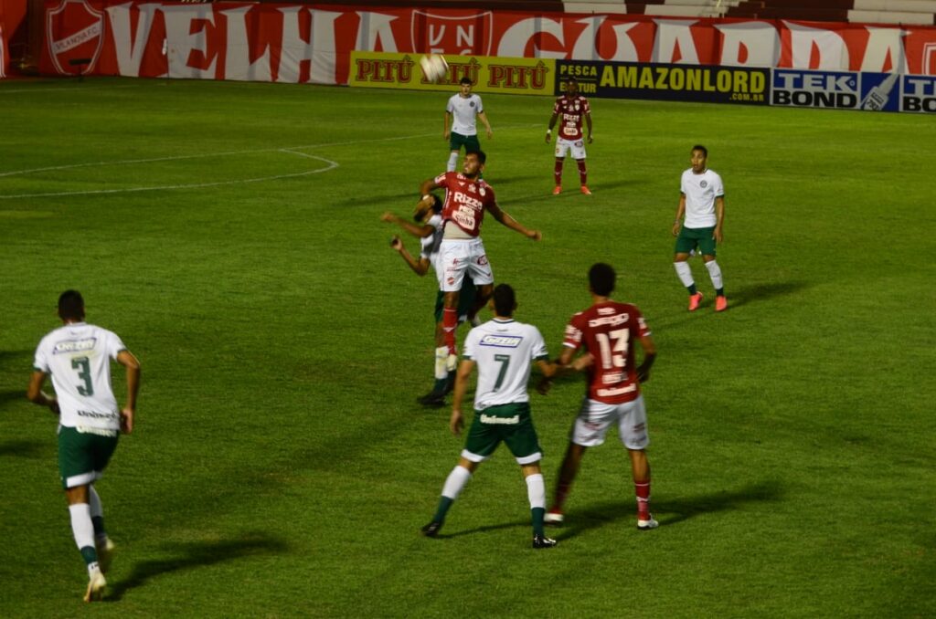 No primeiro clássico da Série B