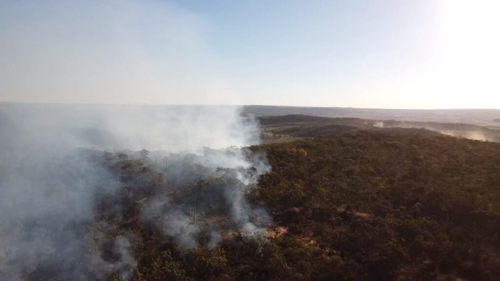 Durante a madrugada incêndio na Chapada dos Veadeiros é controlado