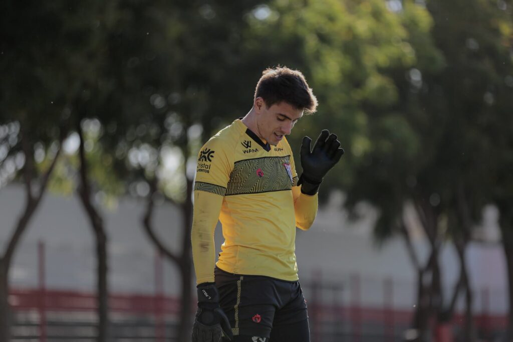 Luan Polli quer conquistar espaço no Atlético-GO e diz que foi a "melhor opção para a carreira"