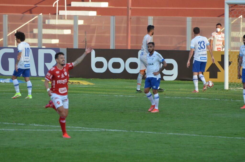 Vila Nova derrota Avaí e conquista primeira vitória no OBA pela Segundona