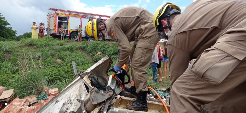 Caminhoneiro morre após perder o controle do veículo na GO – 164