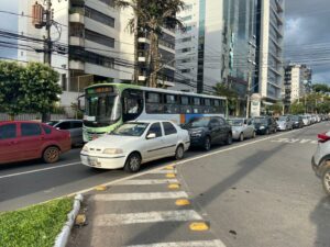 Entenda por que algumas linhas de ônibus continuam lotadas em Goiânia mesmo com a pandemia