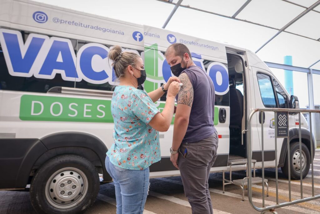 Covid: confira os locais de atendimento da van da VacinAção desta semana em Goiânia