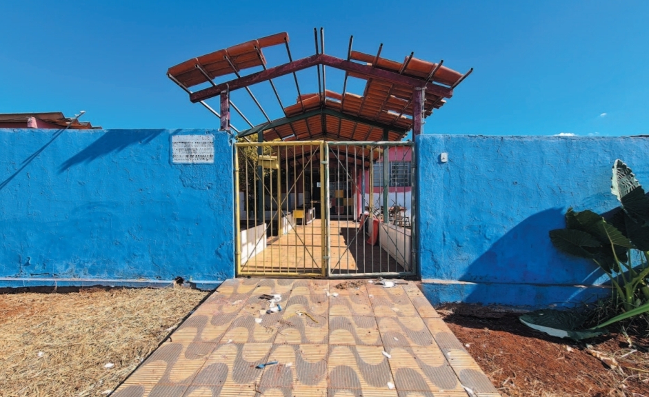 Centro de Educação Infantil no Jardim Guanabara que poderia abrigar mais de 300 alunos está abandonado