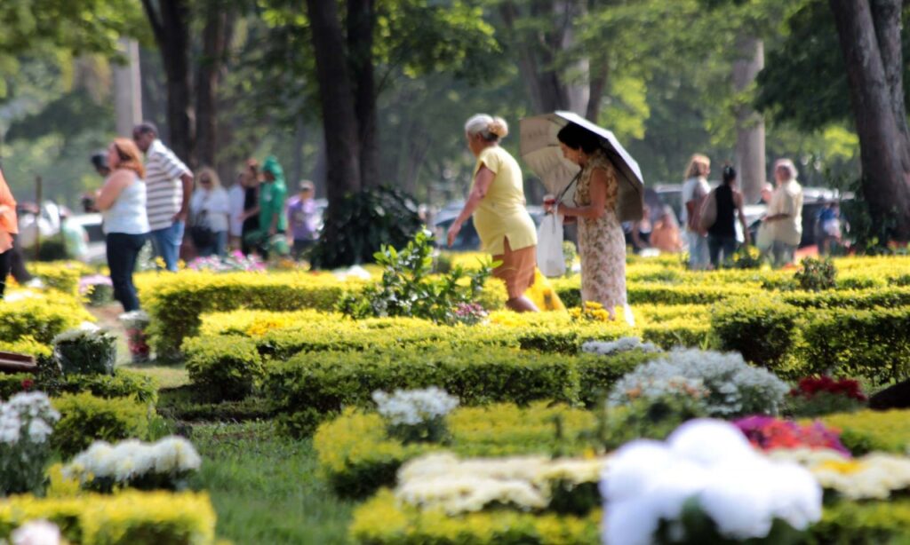 Confira os horários das missas nos cemitérios da Região Metropolitana