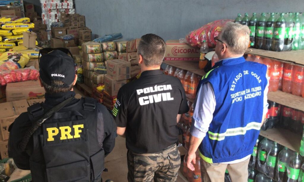 Operação conjunta autua supermercados na capital