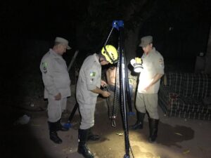 Corpo de Bombeiros Militar em São Miguel do Araguaia socorre vítima de queda em cisterna