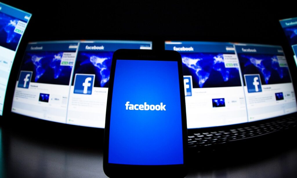 Após EUA processarem Facebook