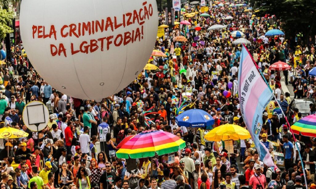 AGU entra com recurso para esclarecer se crime de homofobia fere liberdade religiosa