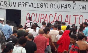 Creche é construída e inaugurada por próprios moradores de ocupação em Aparecida