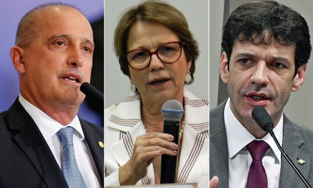 Exonerados ministros com mandato para votarem reforma da Previdência