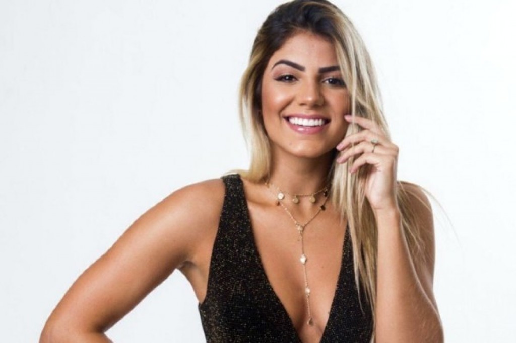 Hariany Almeida promove encontro com fãs