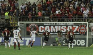 Atlético reage em jogo emocionante e arranca empate contra o Brasil de Pelotas