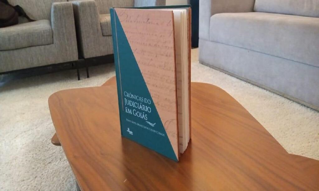 Crônicas do Judiciário é lançado em Goiânia