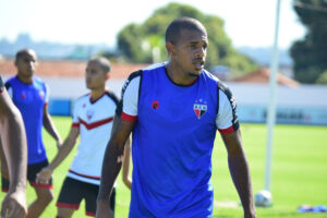 Atlético e Vila têm  novidades no elenco