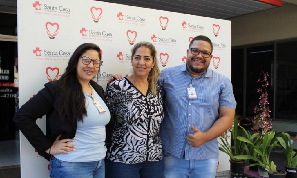 Hospital de Goiânia recebe donativos da Feira Nacional de Orquídeas