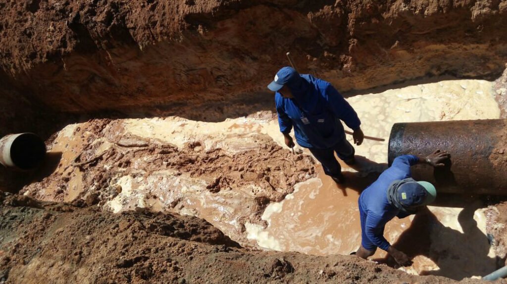 Atenção! Rompimento de adutora deixa bairros sem água em Aparecida de Goiânia