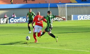 Vila Nova arranca empate