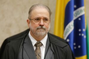 Aras pede para que STF derrube MP das fake news