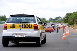 Detran Goiás tem 100 vagas para examinadores de trânsito com salários de R$ 3.360