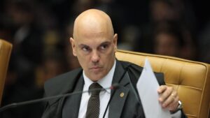 Moraes arquiva pedido de investigação contra Aras feita por senadores