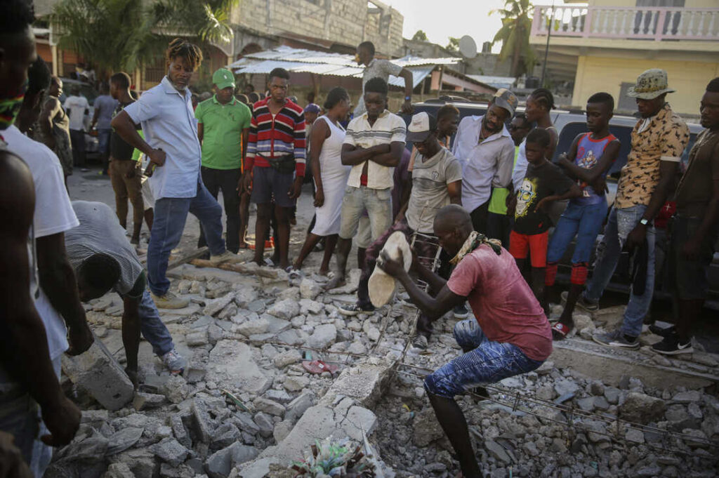 Ciclone tropical atinge Haiti e dificulta buscas por sobreviventes de terremoto