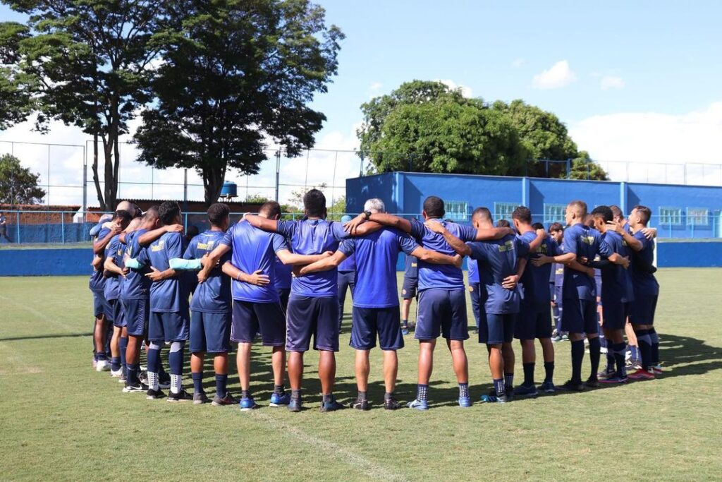 Aparecidense visita Campinense em primeiro jogo da final