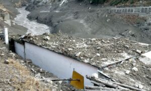 Avalanche mata ao menos 157 trabalhadores no norte da Índia