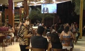 Bares e restaurantes poderão funcionar com 6 pessoas por mesa em Goiânia