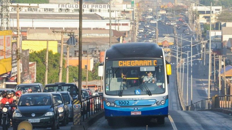 Metrobus reduz gastos e coloca mais ônibus no Eixo Anhanguera