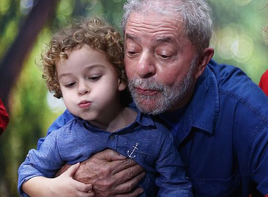 Lula acompanha velório do neto Arthur em São Bernardo