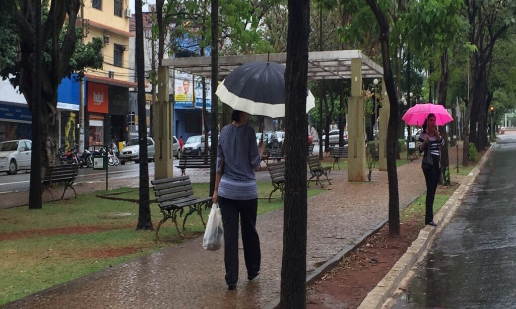 Natal deve ser de chuva em Goiânia e no Estado