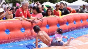 Goianos atendem convite de Caiado e enchem de vida a Praça Cívica