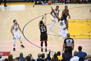 Toronto Raptors surpreende Golden State e vence mais uma partida