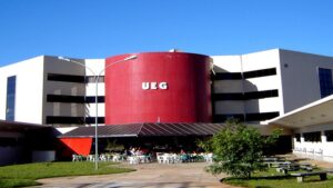 UEG abre inscrições para concurso com salário de R$ 4