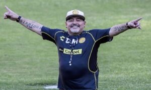 Autópsia mostra que Maradona sofreu infarto enquanto dormia