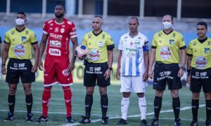 Campeão goiano com Grêmio Anápolis