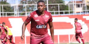 Vila Nova tenta renovar contrato com o meia Alan Mineiro