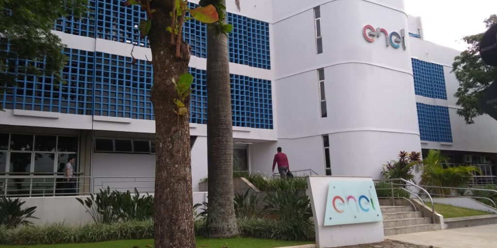 Deputados aprovam projeto que revoga incentivos para a Enel