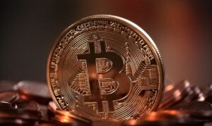 El Salvador se torna primeiro país a adotar bitcoin como moeda legal