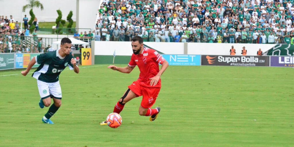 Goiás vence Vila Nova