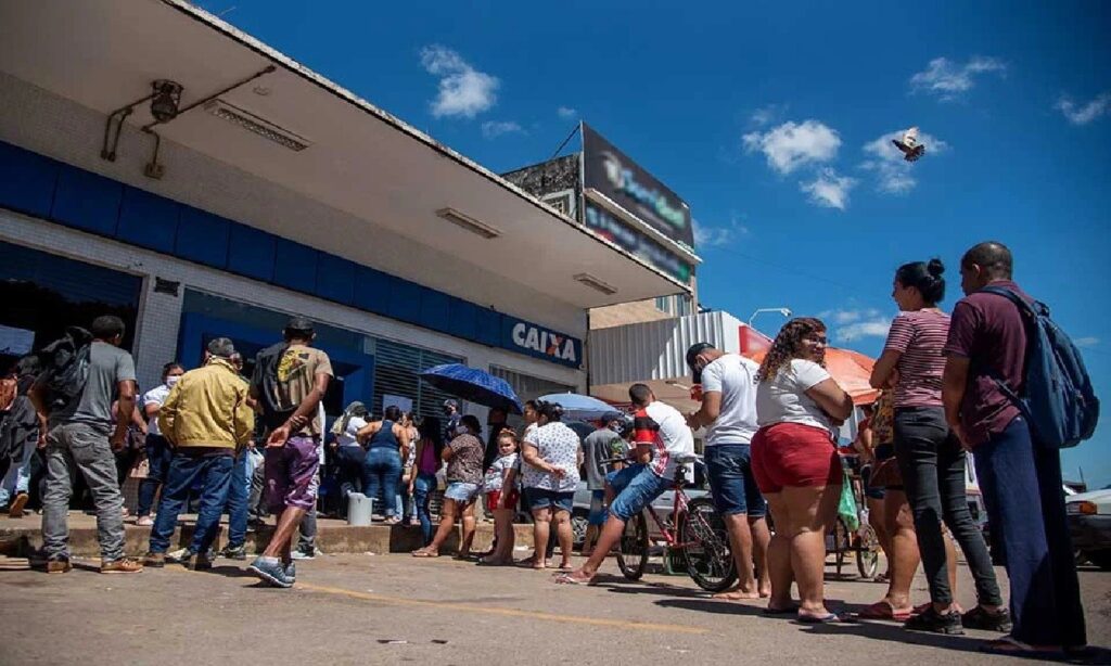 Governo Federal corta 400 mil beneficiários do auxílio emergencial