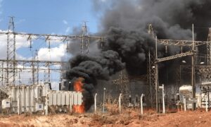 Incêndio atinge subestação da Enel e bairros de Anápolis e Abadiânia ficam sem energia