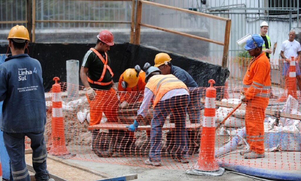 Confiança da construção cresce e alcança patamar perto da pré-pandemia