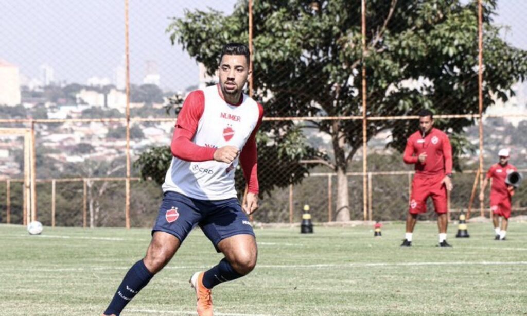 Vila Nova tem novidades na lista de relacionados para enfrentar o Bragantino